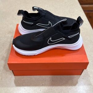 NWOT Nike Youth Running Shoes